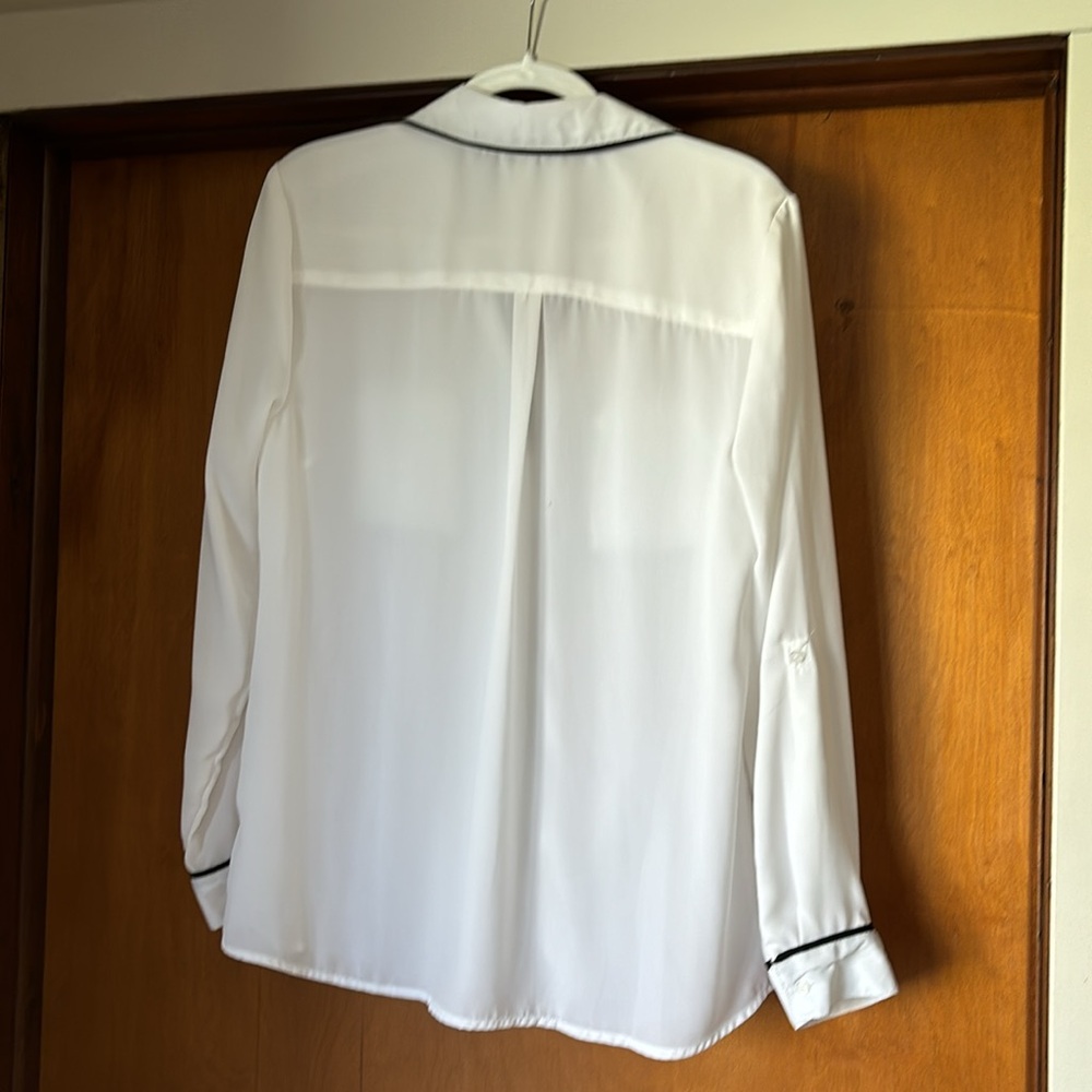 white & black button down blouse ☕️ - Picture 4 of 4